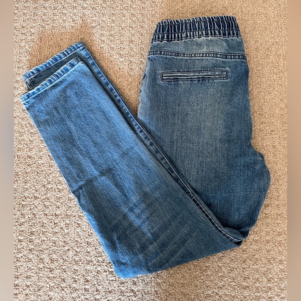 Forever 21 men’s stretchy jeans